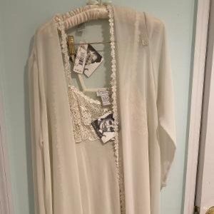 Flora Nikrooz Peignoir Set - Size Medium